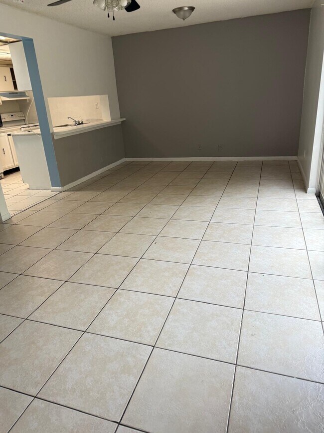 Building Photo - 5737 Blueberry Ct