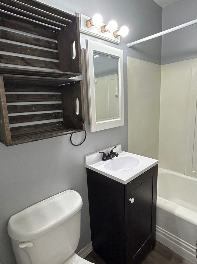 Building Photo - Cute Single Family House!