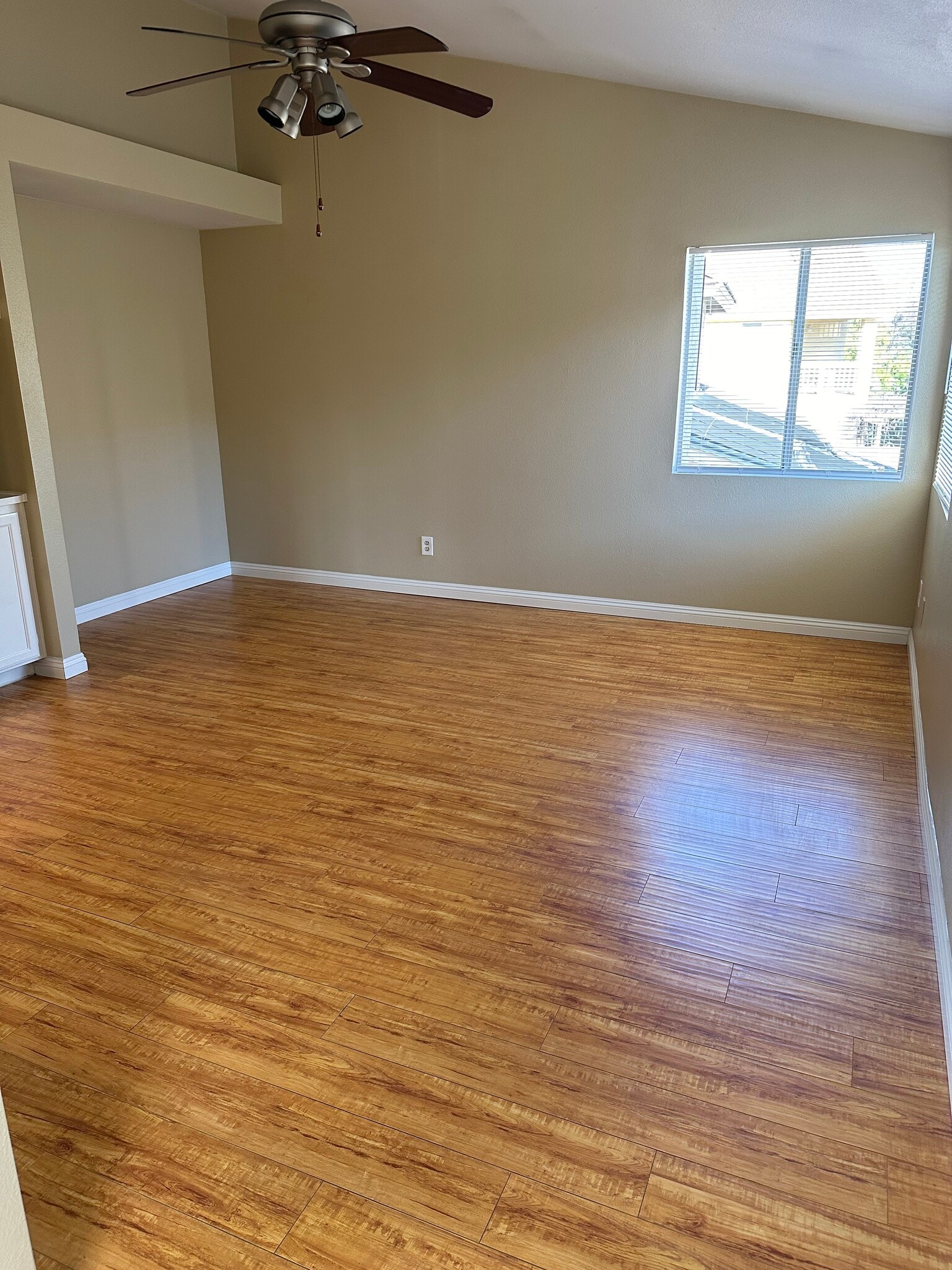 Building Photo - 40068 Milkwood Ln