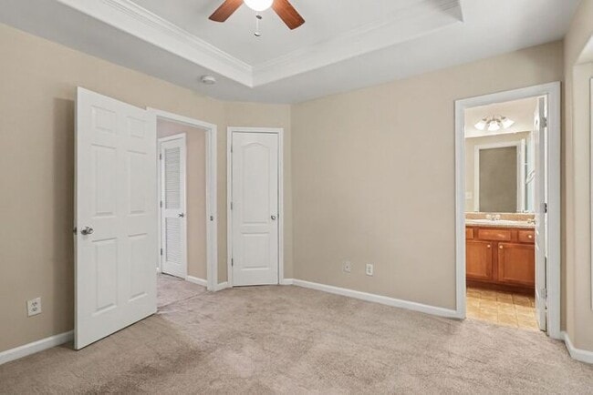 Building Photo - Exceptional 2BR/2.5BA End Unit Townhome in College Park!