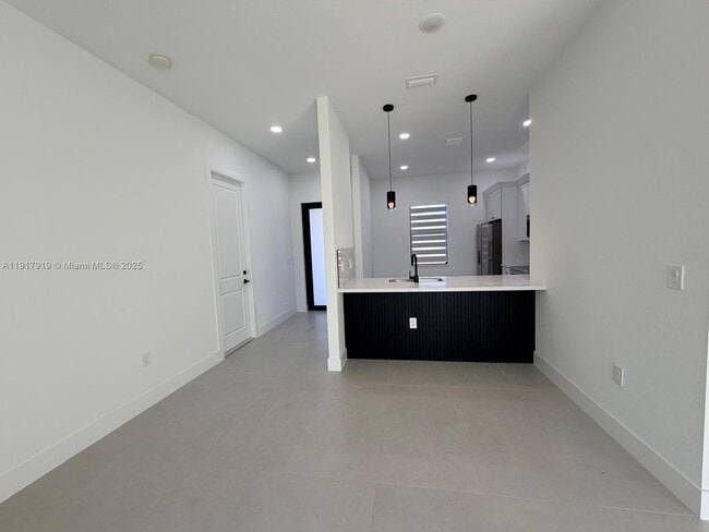 Building Photo - 1144 Mobley St E