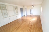 Building Photo - 6518 Outlook Ave
