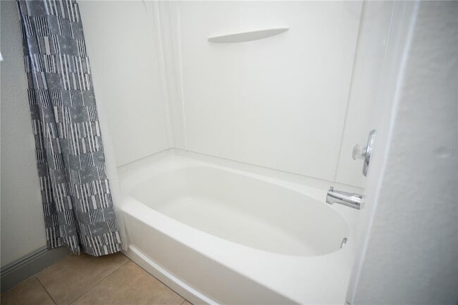 Building Photo - 546 Bloomingdale Dr