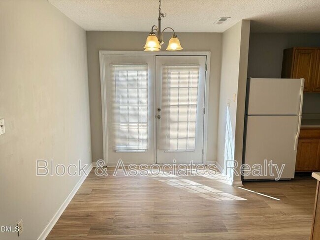 Building Photo - 4832 Silverdene St