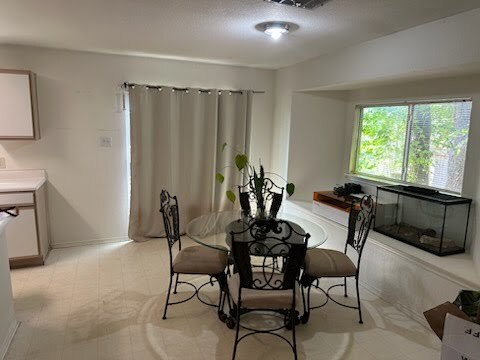 Building Photo - 405 Greener Dr