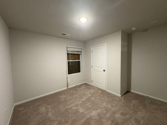 Building Photo - 4032 Park Ave