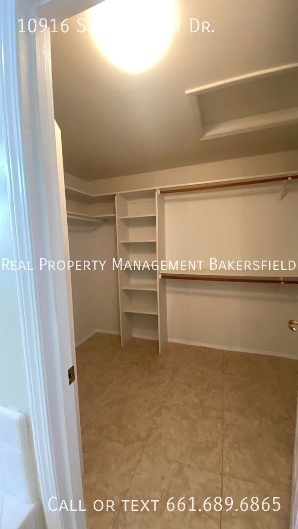 Building Photo - 10916 Stony Point Dr