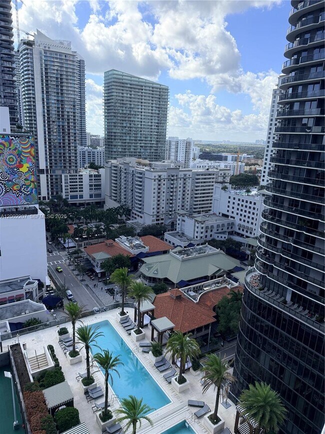 Building Photo - 801 S Miami Ave