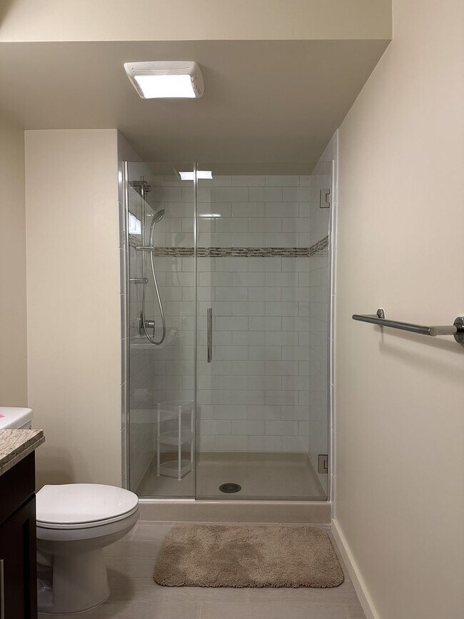Building Photo - The Cove Waikiki - 2BR/2BA/2PK (Pet Negoti...