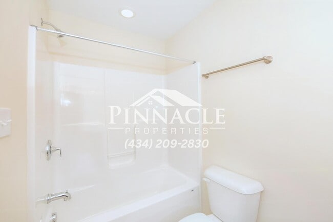 Building Photo - 586 Leesville Rd