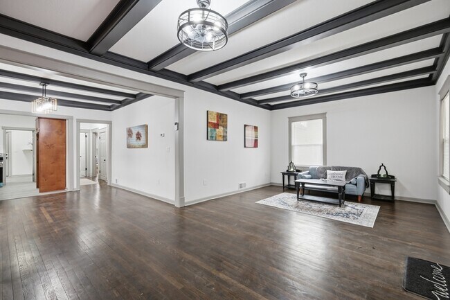 Building Photo - 1311 E 29th St