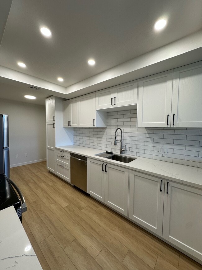 Building Photo - 8828 Pershing Dr