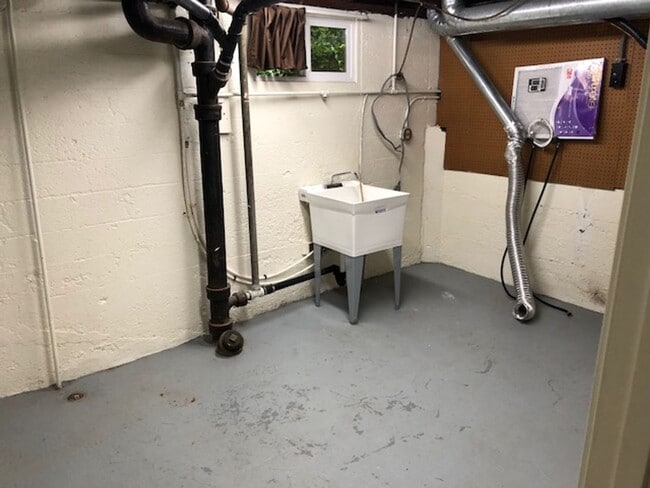 Building Photo - Overlook Bungalow