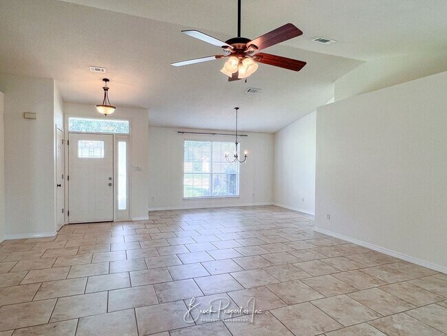 Building Photo - 2511 Southern Oaks Dr