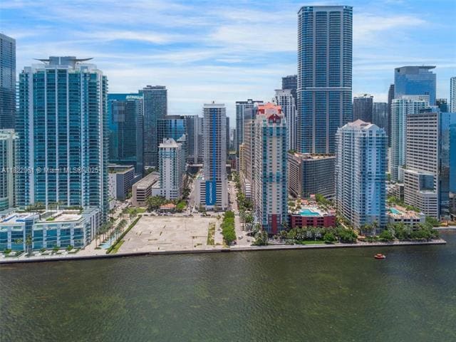 Building Photo - 1200 Brickell Bay Dr