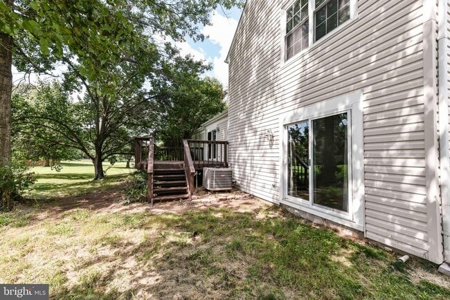 Building Photo - 10135 Forest Hill Cir