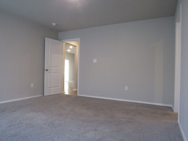 Building Photo - Contact Peggy at 501-676-1758