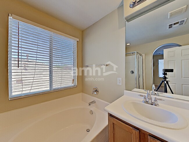 Building Photo - 1009 Kern River Ave