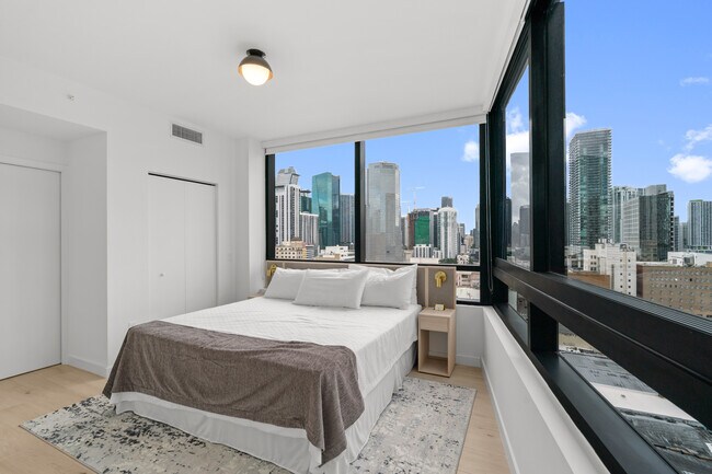 Building Photo - 225 N Miami Ave