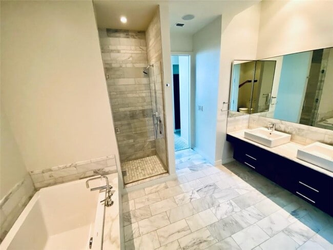 Building Photo - 210 Lavaca St