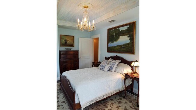 Building Photo - 212 St Johns Ave