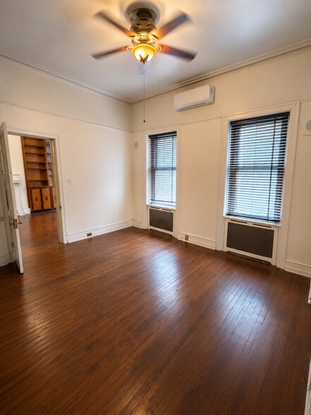 Building Photo - 420 W Chelten Ave