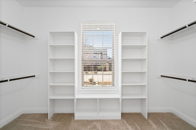 Building Photo - 2600 Chester Dr