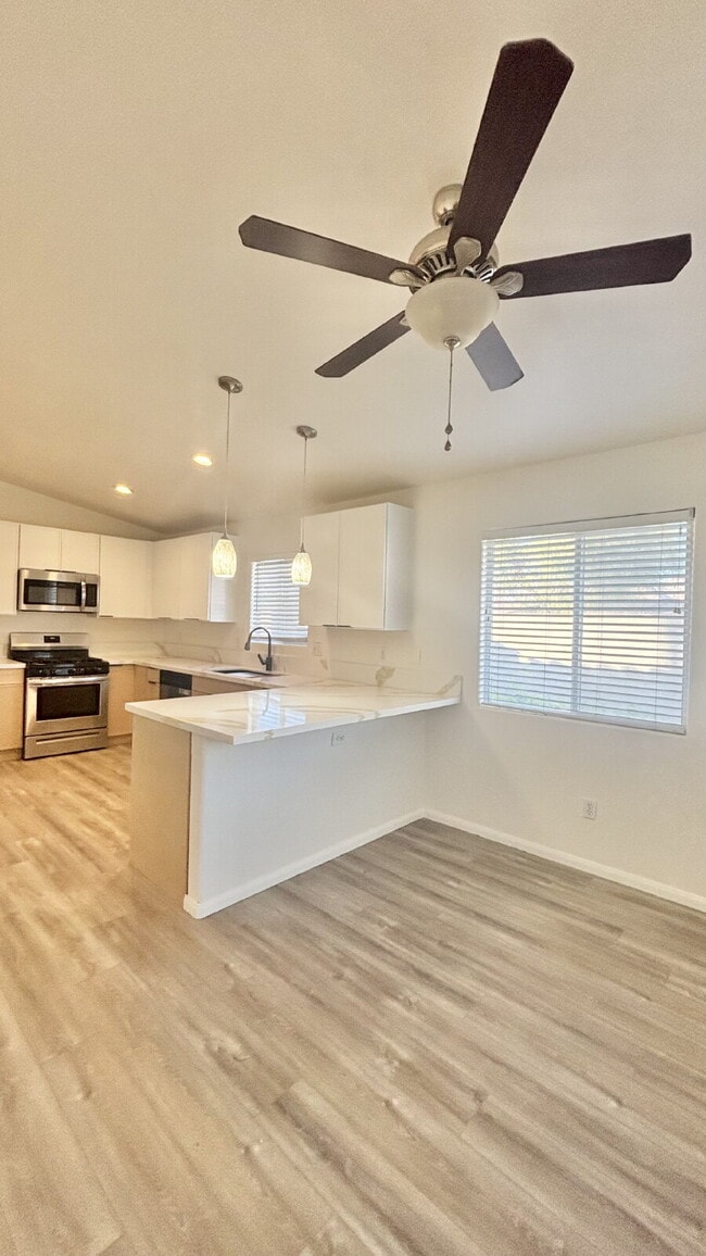 Building Photo - Cozy La Q Cove Long Term Rental Available Now!