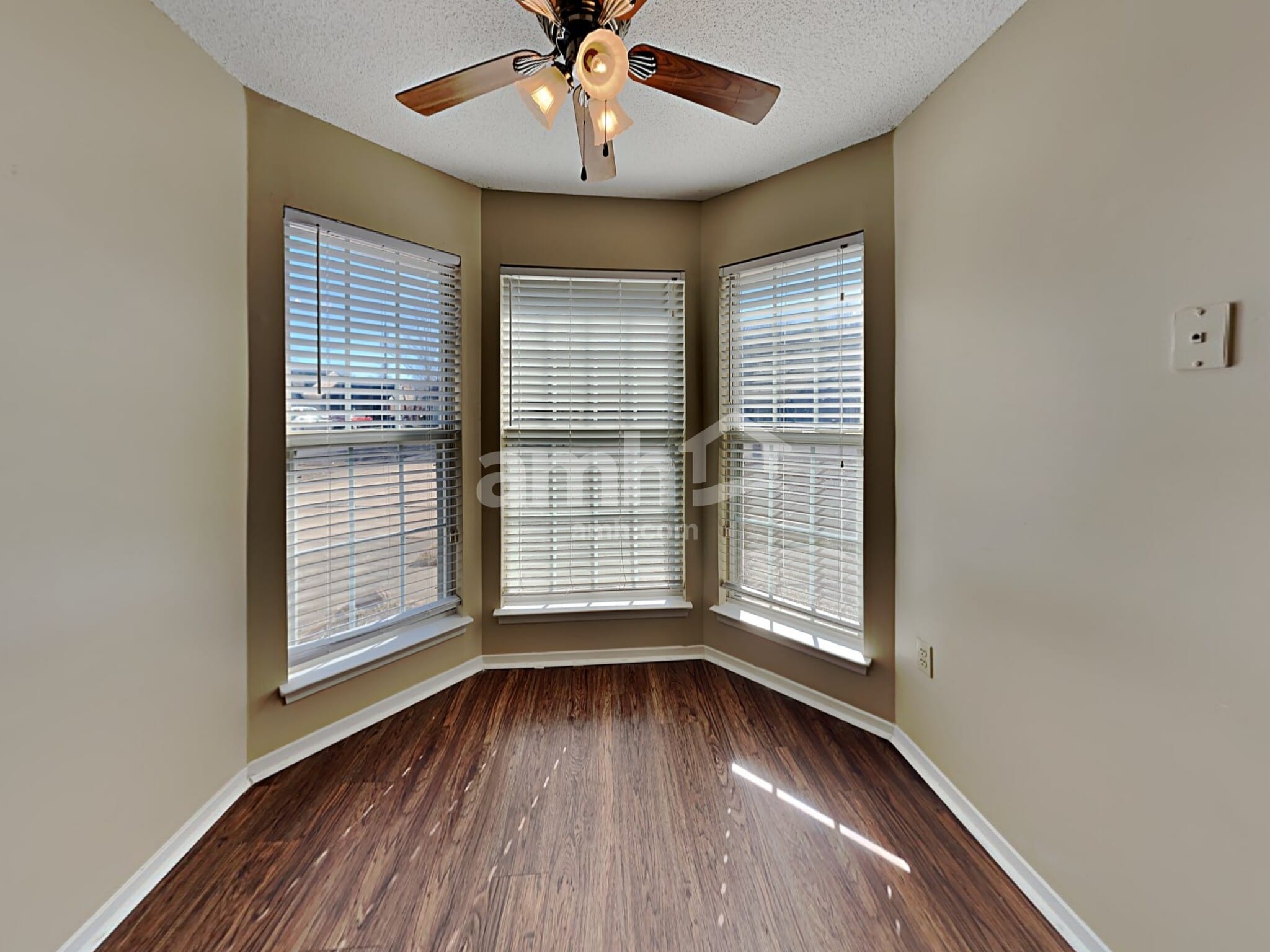 Building Photo - 10452 Kristen Dr S