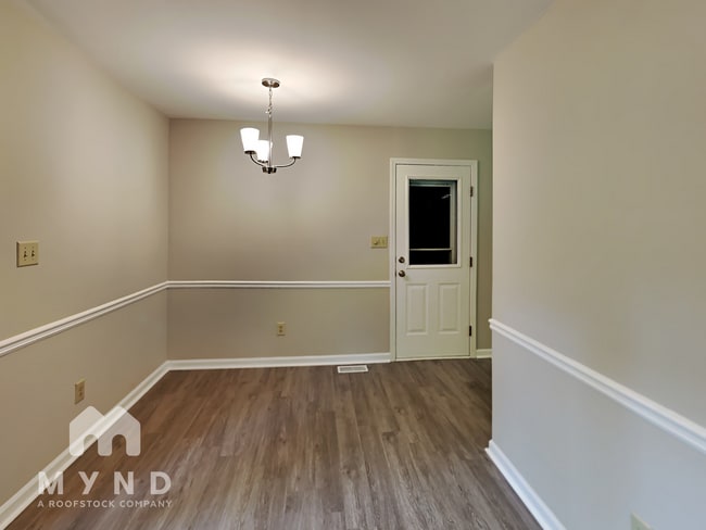 Building Photo - 4020 Hudson Dr