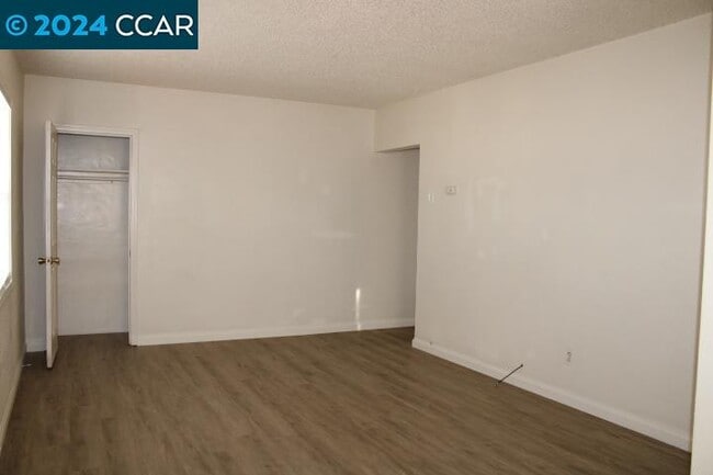 Building Photo - 578 Civic Center St