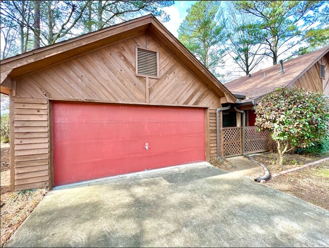 Building Photo - 308 Holly Cove