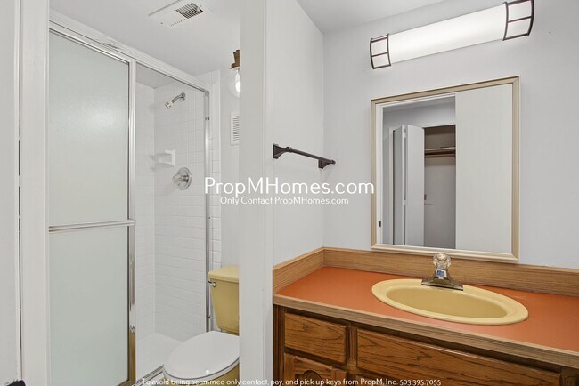 Building Photo - 8271 SW 184th Ave