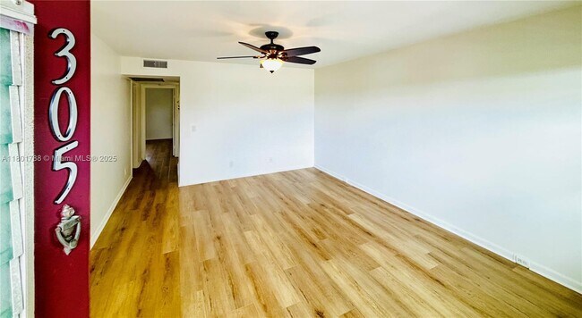 Building Photo - 800 SW 131st Ave