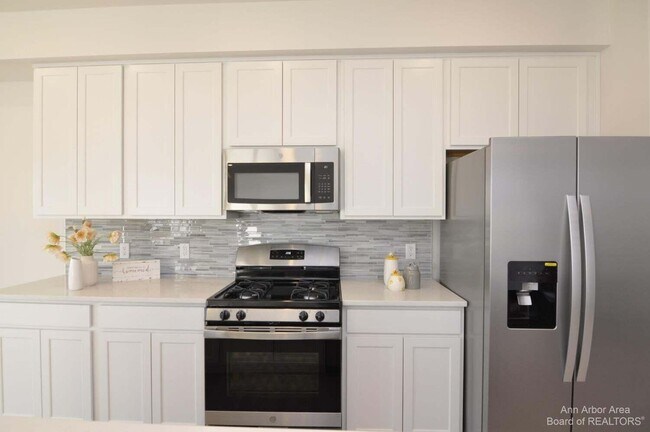 Building Photo - 1104 Salt Springs Dr