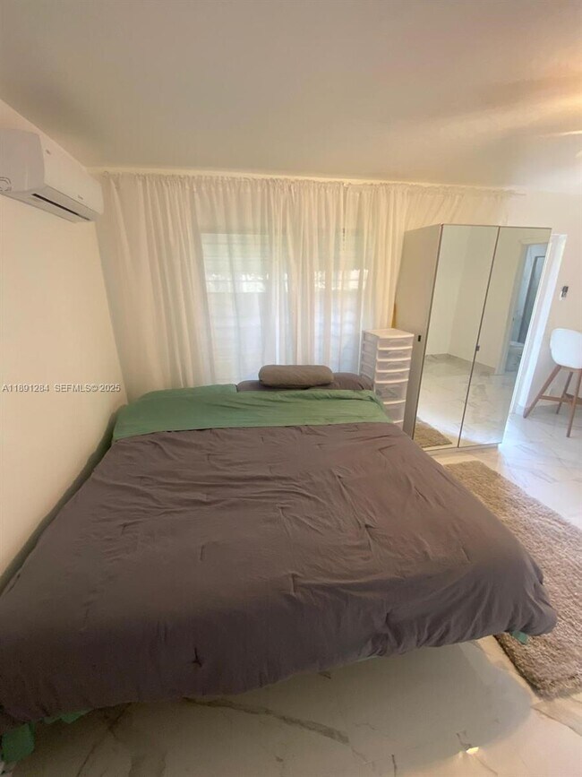 Building Photo - 2631 Fillmore St