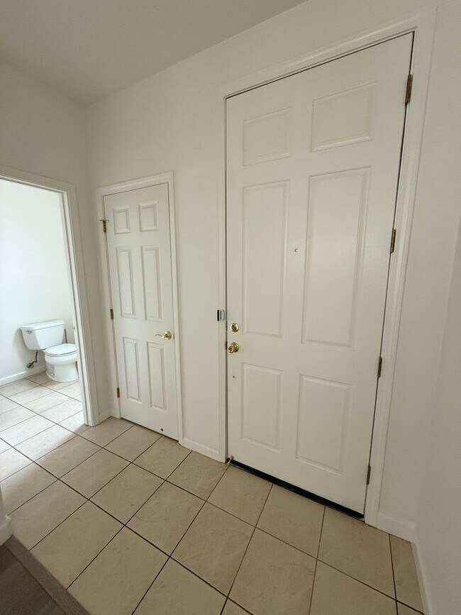 Building Photo - 505 Flora Spring Ct