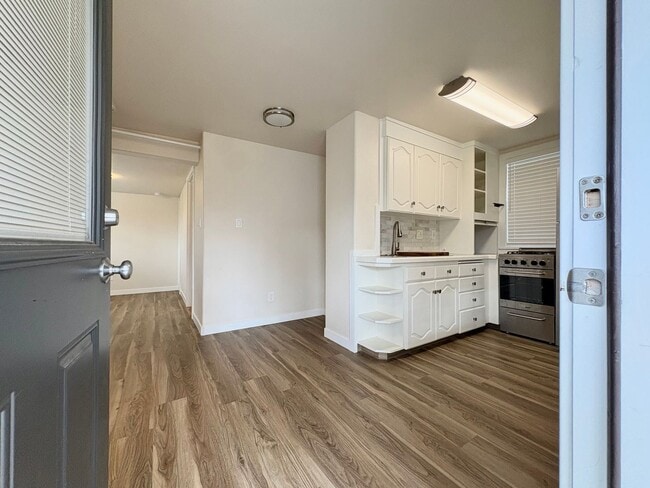 Building Photo - 330-332 S 1080 E