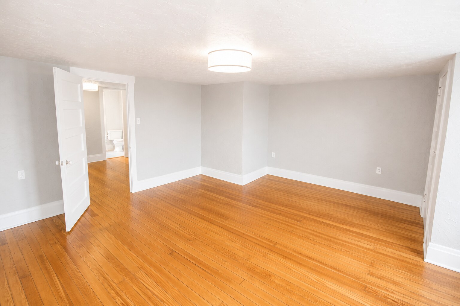 Building Photo - 1723 Realty Ave