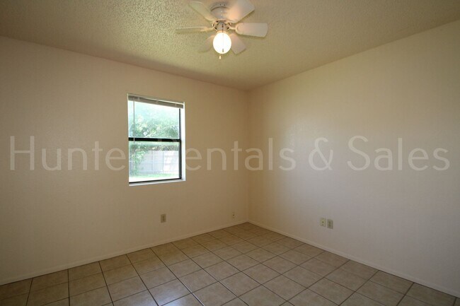 Building Photo - 2804 Derby Dr