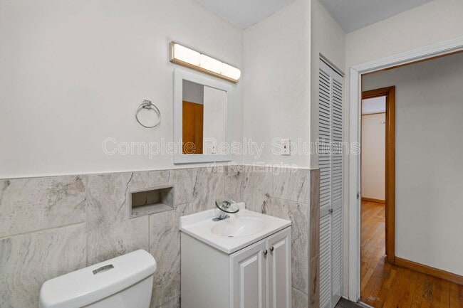 Building Photo - 10044 Pepper Ln