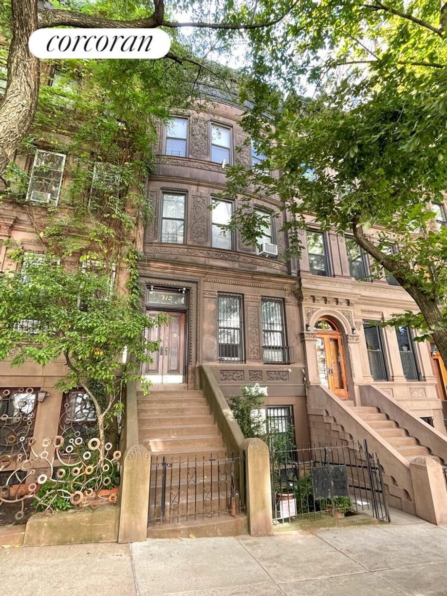 Building Photo - 312 W 98th St
