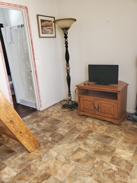 Building Photo - 131 Crowley Lake Dr