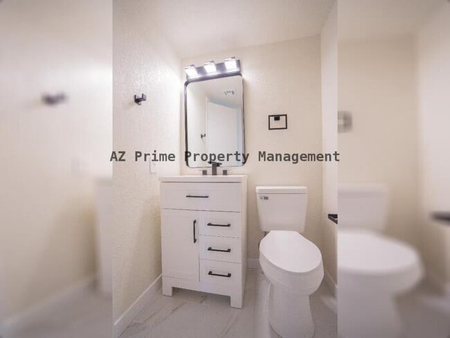 Building Photo - 3142 N 78th Dr