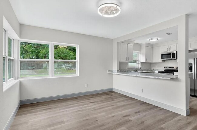 Building Photo - 1850 Harvester St