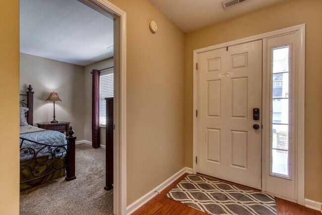 Building Photo - FULLY FURNISHED!!! GREAT FOR CORPORATE HOU...