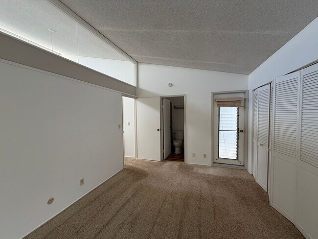 Building Photo - 95-341-341 Mahapili Ct