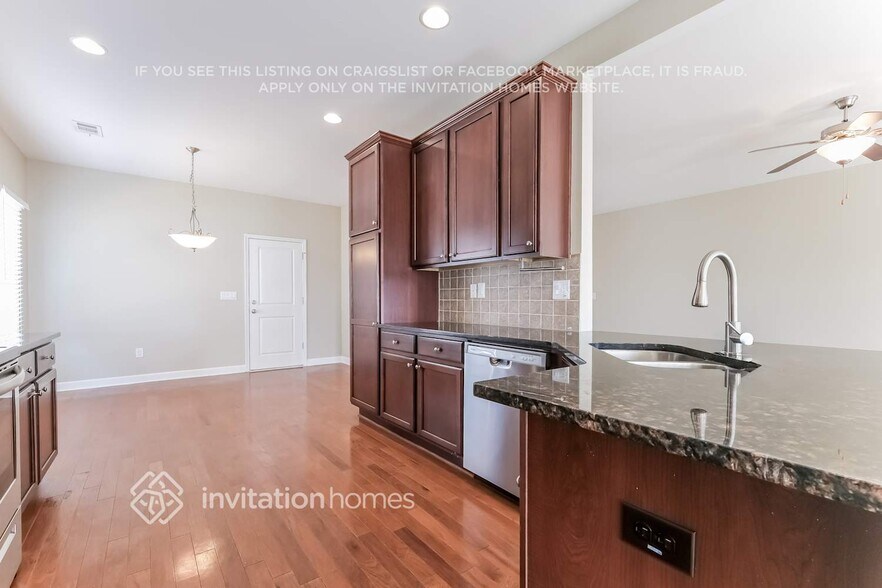 Building Photo - 4457 Links Blvd