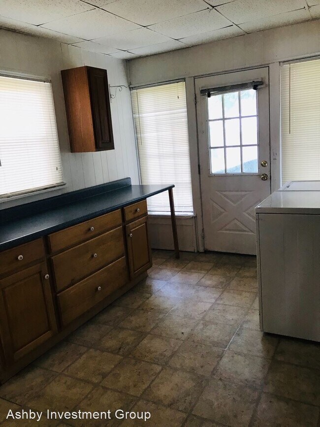 Building Photo - 2 br, 1 bath House - 2708 West Virginia