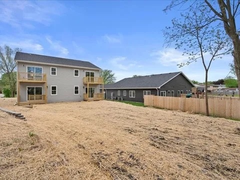 Building Photo - 3304 W Alvina Ave